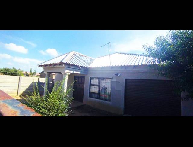3 BEDROOM HOUSE FOR SALE IN DAVEYTON CENTRAL